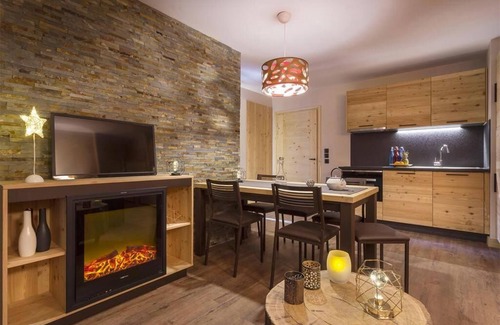 Les Boisses Apartment | Wifi, ski-in/ski-out & foot of the slopes, fitness, swimming pool, balcony, tv, ski locker, 62-66m²