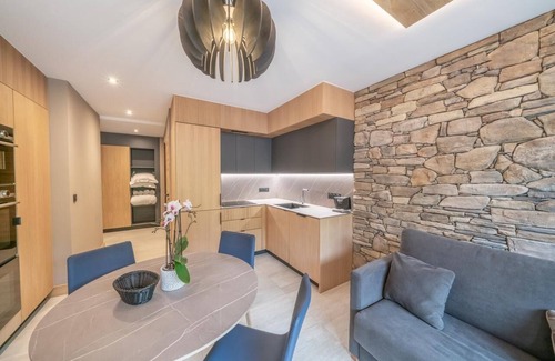 Tignes le Lac Apartment | Wifi, ski-in/ski-out & foot of the slopes, Ground floor, swimming pool, sauna, hammam, balcony, tv