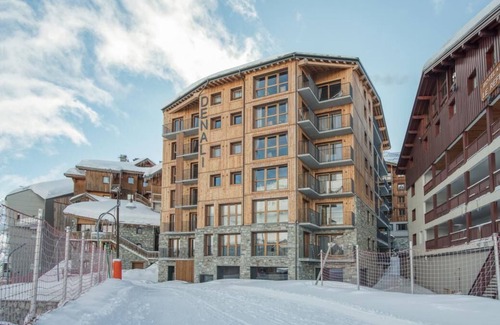 Tignes le Lac Apartment | Wifi, ski-in/ski-out & foot of the slopes, Ground floor, swimming pool, sauna, hammam, balcony, tv