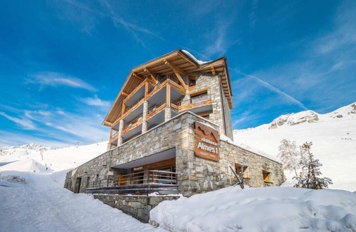 Les Almes Apartment | Wifi, ski-in/ski-out & foot of the slopes, 1st floor, terrace, tv, ski locker, 50m², Tignes