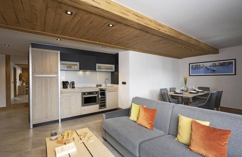 Les Saisies Apartment | Wifi, ski-in/ski-out & foot of the slopes, view mountain, fitness, swimming pool, sauna, hammam