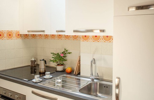 Oltrarno Apartment | WiFi| Street Parking| Bus 2 min| Medici in Podestà