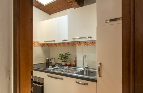 Oltrarno Apartment | WiFi| Street Parking| Bus 2 min| Medici in Podestà