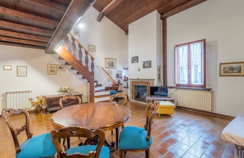 Oltrarno Apartment | WiFi| Street Parking| Bus 2 min| Medici in Podestà