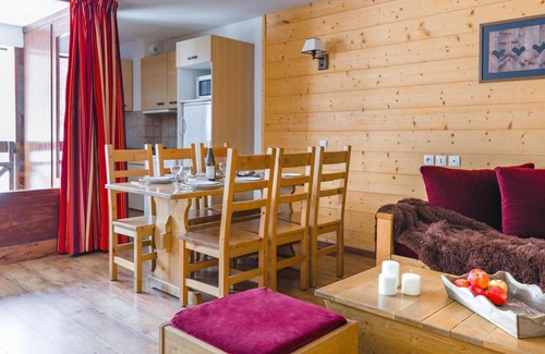 Brides-les-Bains Apartment | Wifi, swimming pool, balcony, tv, ski locker, 24m², Brides Les Bains