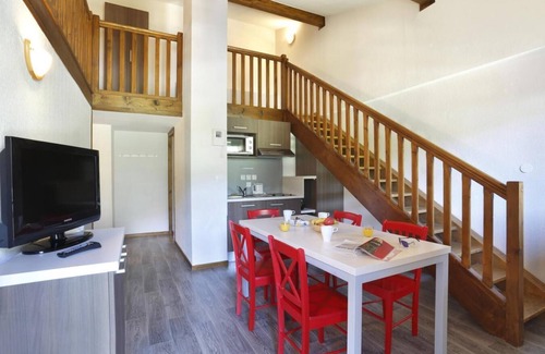 Morillon Apartment | Wifi, view street, swimming pool, terrace, balcony, parking, tv, ski locker, 28m², Morillon
