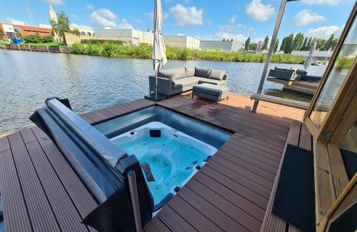 's-Hertogenbosch House | Wikkelboats @ Tramkade Den Bosch