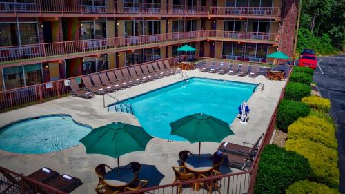 Gatlinburg - Pigeon Forge Hotel | Wild Bear Inn
