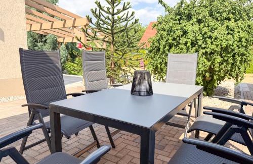 Blankenburg House | WILD&COZY Ferienhaus mit Garten, Terrasse & Garage