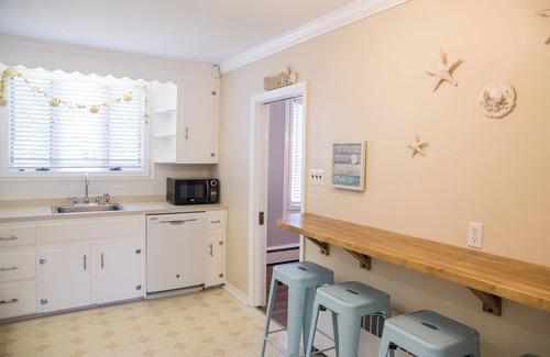 Cape May - Wildwood House | Wild Flip Flops by Victory Properties - Sleeps 10 - Single Family Home w/parking