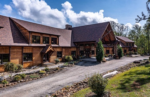 Stanardsville House | Wild & Free Lodge Rm. 202