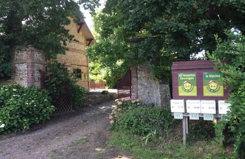 Pierrefiques House | Wild Hazelnuts