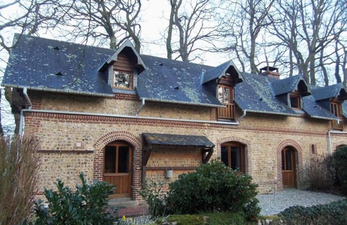 Pierrefiques House | Wild Hazelnuts