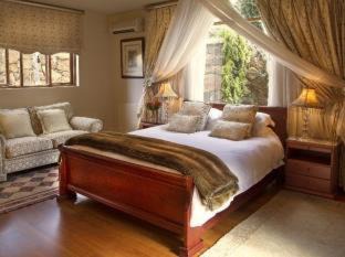 Phuthaditjhaba Cabin | Wild Horses Lodge