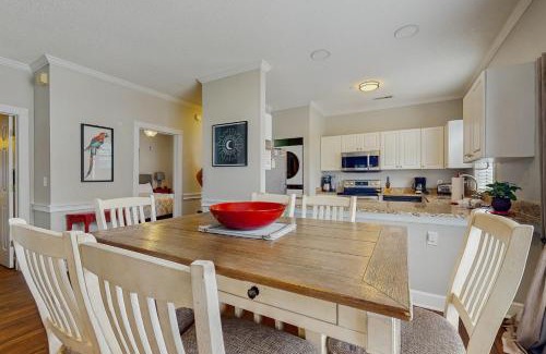 Central Myrtle Beach Apartment | Wild Iris 101