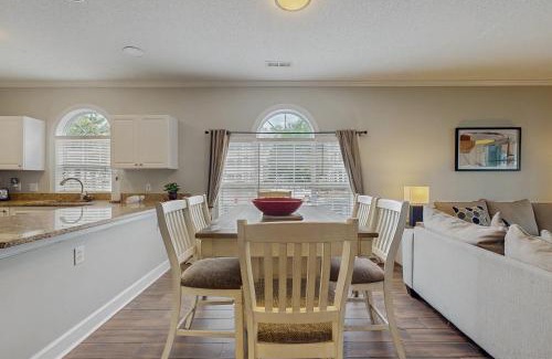 Central Myrtle Beach Apartment | Wild Iris 101