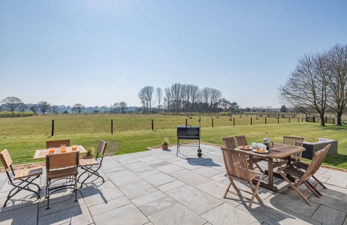 Postwick with Witton House | Wild Meadow Cottage - Five Bedroom House, Sleeps 10