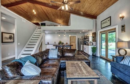 San Marcos Other | Wild Oak Grove Farm