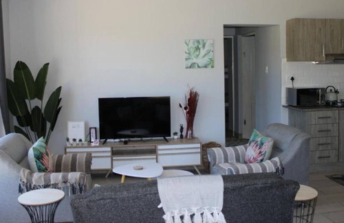 Port Elizabeth Cottage | Wild Paradise Cottage Nº2 in PE