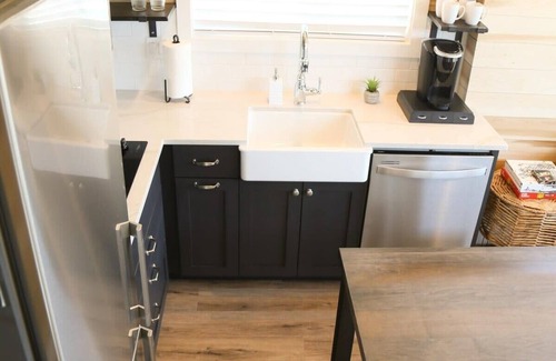 Escalante Apartment | Wild Rose Tiny‑Home Retreat| Scenic Views & Luxury