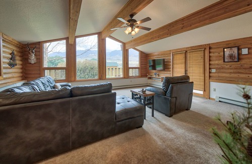 Wapiti House | Wild West Hideout - A Fantastic Log Home Near Yellowstone!