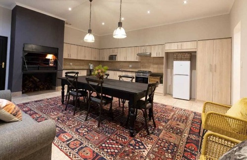 Oudtshoorn Cabin | Wildehondekloof