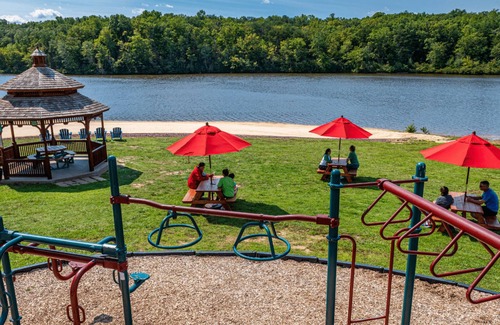Spotsylvania Condo | Wilderness Resort Hot Tub Cabins - offering perfect views of Cool Springs Lake!