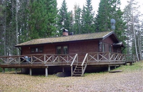 Varmland County House | Wilderness and fishing holiday by the lake with boat & sauna in beautiful Värmland