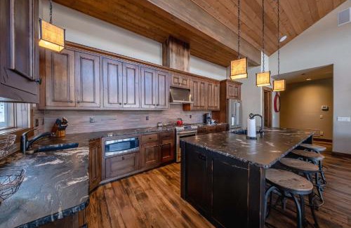 Eureka House | Wilderness Club Lakefront Lodge
