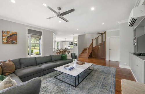 Lovedale House | Wilderness Grove Estate - Lovedale