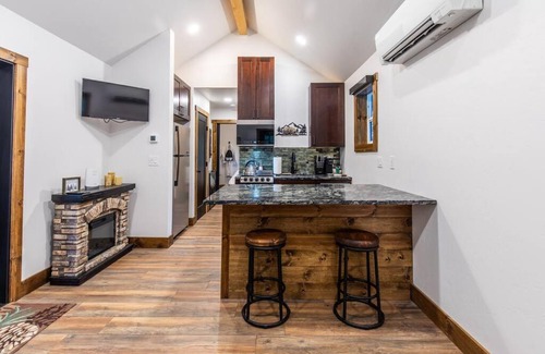 Leavenworth House | Wilderness Lodge 1 bedroom cabin in the woods at Lake Wenatchee