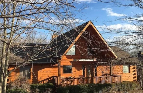 Branson Cedars Cabin | Wilderness Retreat Cabin- Lg Game Room, Private Hot Tub; 1 Mile to Thunder Ridge