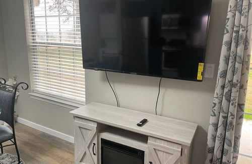 Table Rock House | Wildflower Glades · Newly Remodeled Lover’s Luxury Condo with Upgrades