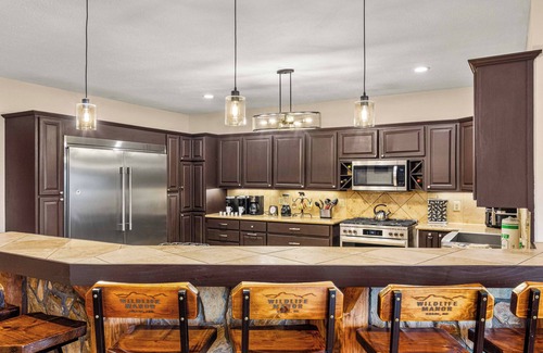 Boone House | Wildlife Manor: A 6BR Mountain Retreat Packed with Adventure & Views