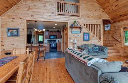 Wolf Laurel Cabin | Wildlife Ridge-Views, Gameroom, Hot Tub 4300' Elev