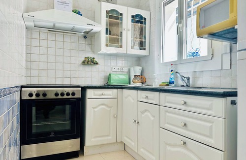 Almadraba-Canyelles Apartment | WILL DELIGHT AND ENJOY THE VIEWS FROM THE TERRACE. QUIET AREA. PARKING.