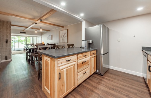 Mountainside Condo | Will O' The Wisp 107B: Lakefront One Bedroom Condo.