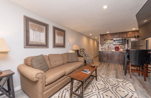 Thayerville Condo | Will O' The Wisp 205A: Lakefront Efficiency Condo, Expansive Lake Views, Firepla