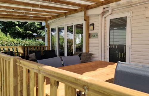 Gastes Other | Willerby, baie vitrée, ilot, terrasse profonde