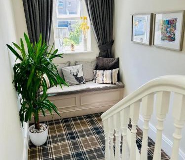 Llandudno Apartment | Willesden, Apartment 2, A beautifully furnished and spacious apartment located in the heart of Llandudno