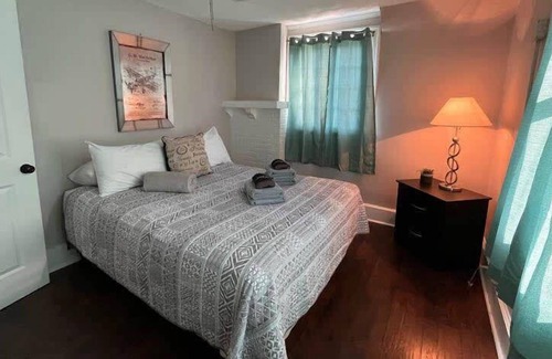 Vollintine-Evergreen Apartment | Willett 2 Adorable Two Bedroom