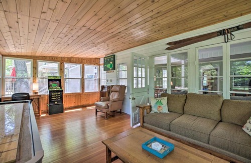Williams Bay House | Williams Bay Home with Fire Pit 1 Mi to Lake and Beach