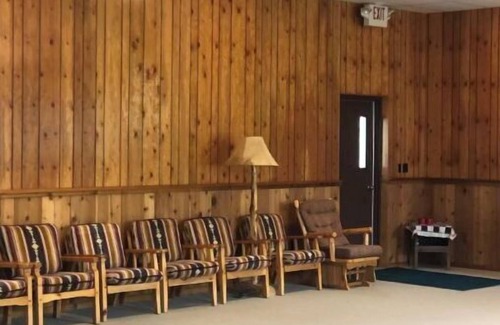 Salmon Cabin | Williams Lake Rustic Mountain Lodge & Hotel- sleeps 35