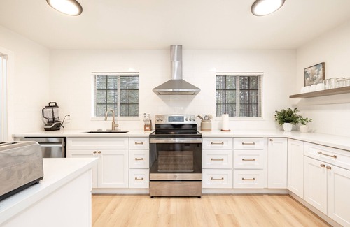 Williams House | Williams Pines TrainStation Home