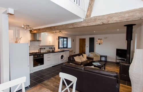 Wootton Bridge Cottage | Willow Barn - Fernhill Farm