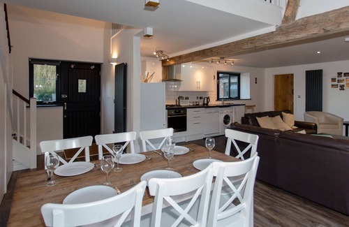 Wootton Bridge Cottage | Willow Barn - Fernhill Farm