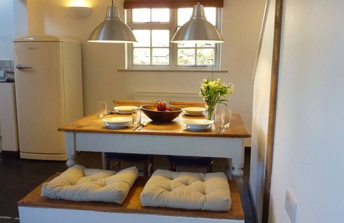 Lostwithiel Cottage | WILLOW COTTAGE, family friendly, with open fire in Lostwithiel