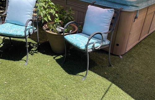 Willow Glen Cottage | Willow Glen Getaway - Charming cottage with WiFi and Hot-tub
