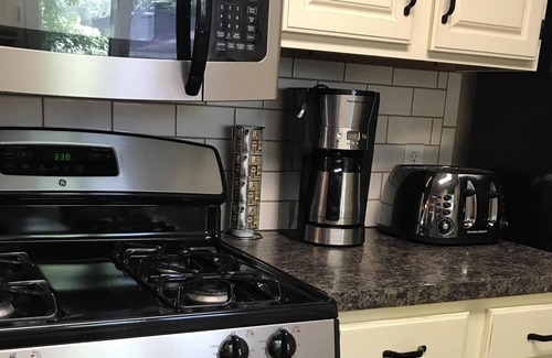 Holland Cottage | Willow House - 3BR, 3BA - Great for families