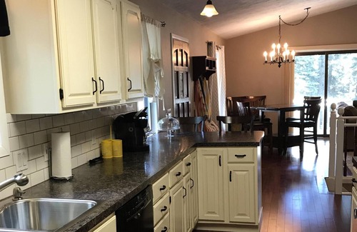 Holland Cottage | Willow House - 3BR, 3BA - Great for families